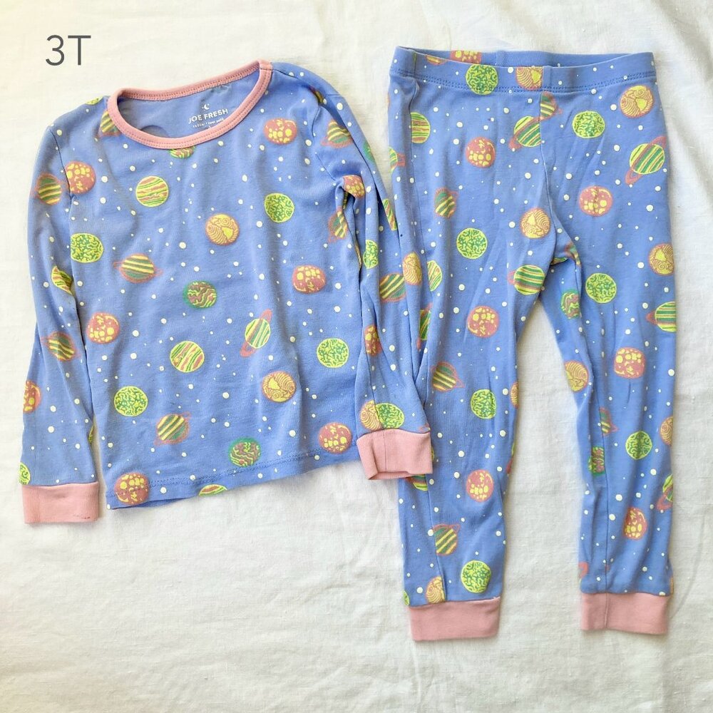 (🎨$3 PLAY) Joe Fresh 3T Toddler Space Purple Pink Girls Pajama Set